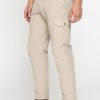 pantaloni chino con coulisse e tasconi laterali pantaloni chino con coulisse e tasconi laterali