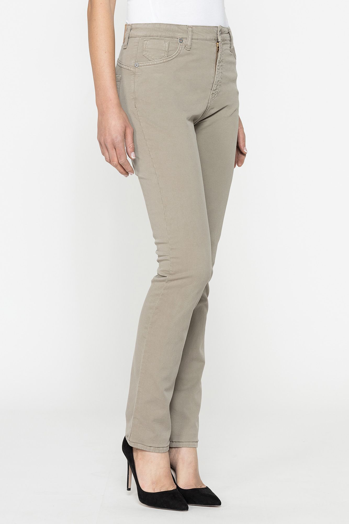 pantalone in gabardina mod.753 . vita alta e gamba confortevole. pantalone in gabardina mod.753 . vita alta e gamba confortevole.
