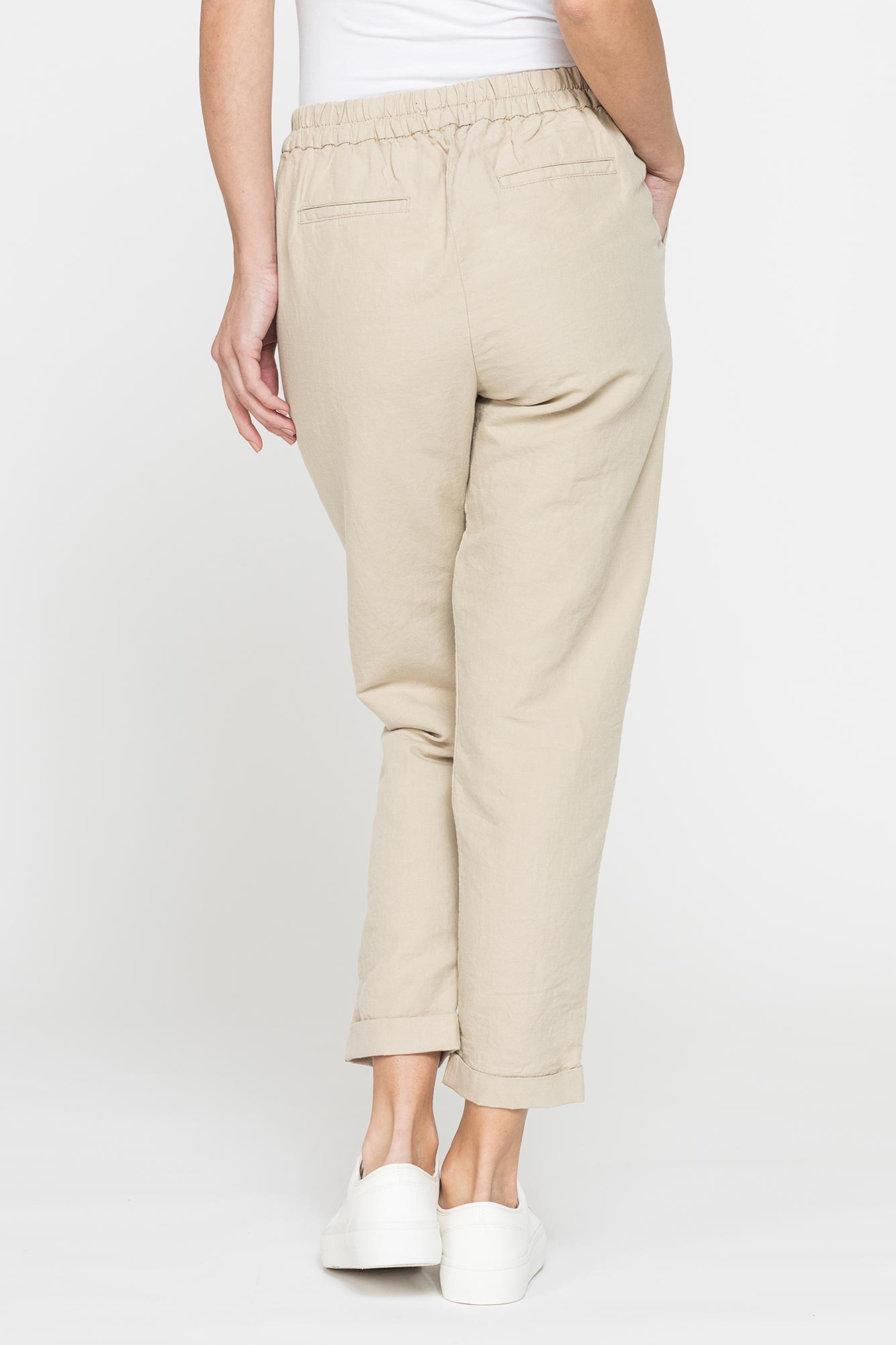 pantalone cropped in misto lino comfort fit. pantalone cropped in misto lino comfort fit.