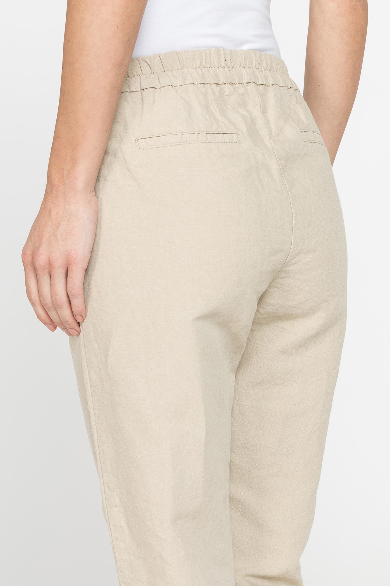 pantalone cropped in misto lino comfort fit. pantalone cropped in misto lino comfort fit.