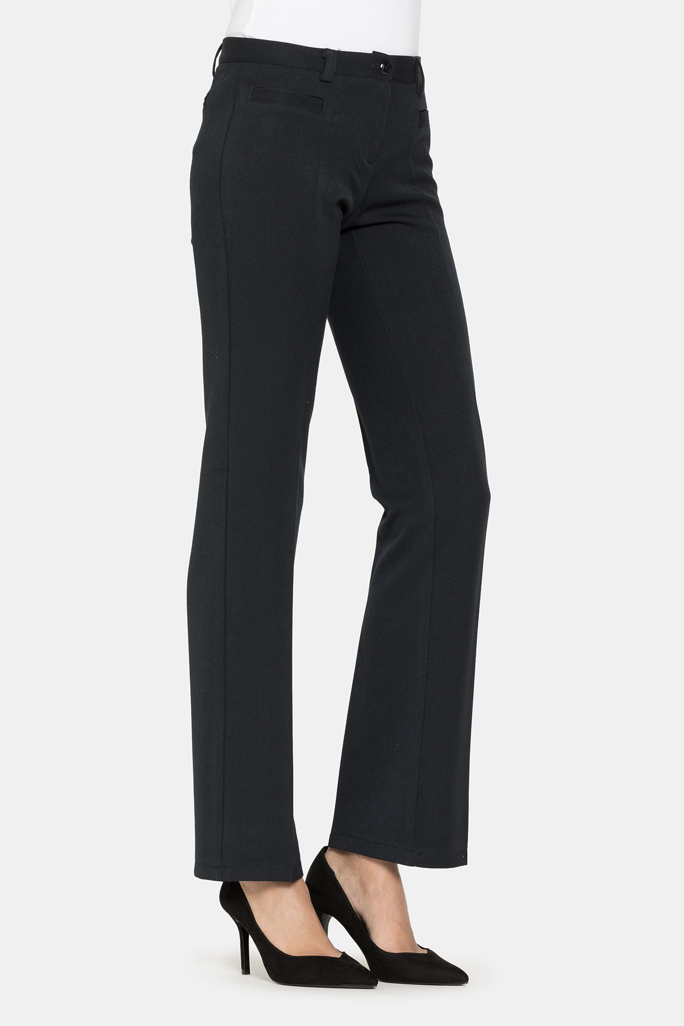 pantaloni in misto viscosa. vita bassa e gamba regolare.