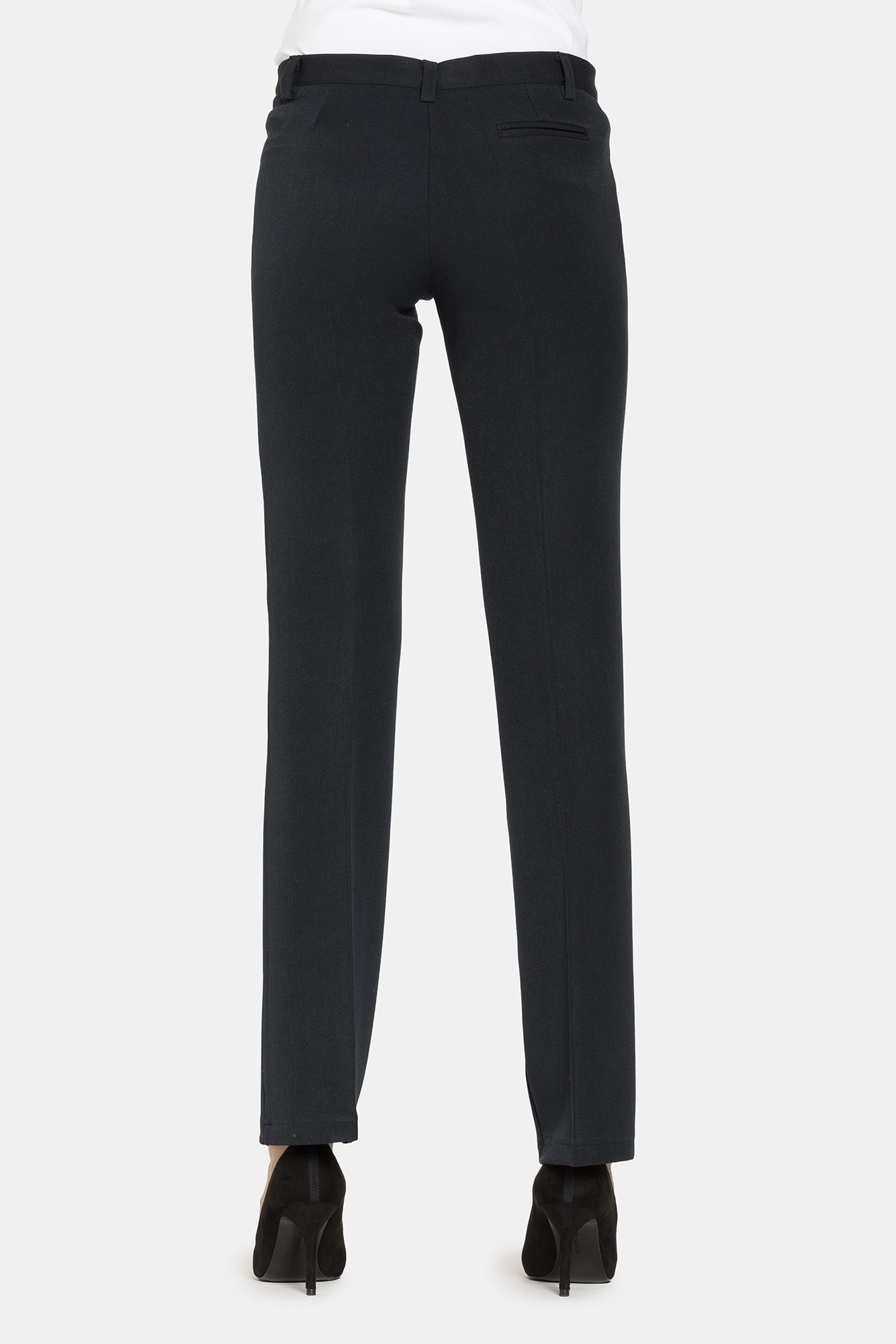 pantaloni in misto viscosa. vita bassa e gamba regolare.