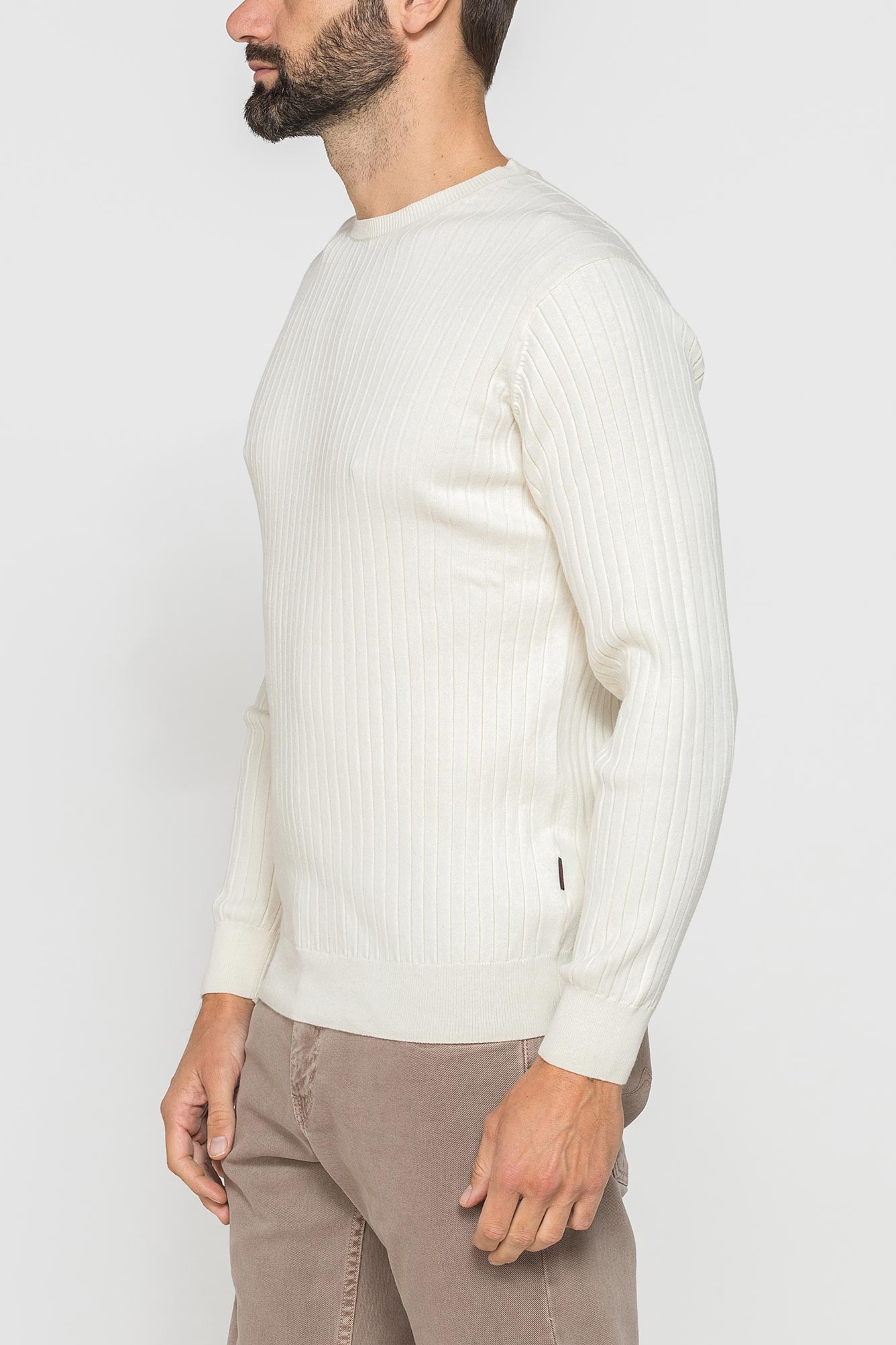 maglia girocollo con lavorazione a coste